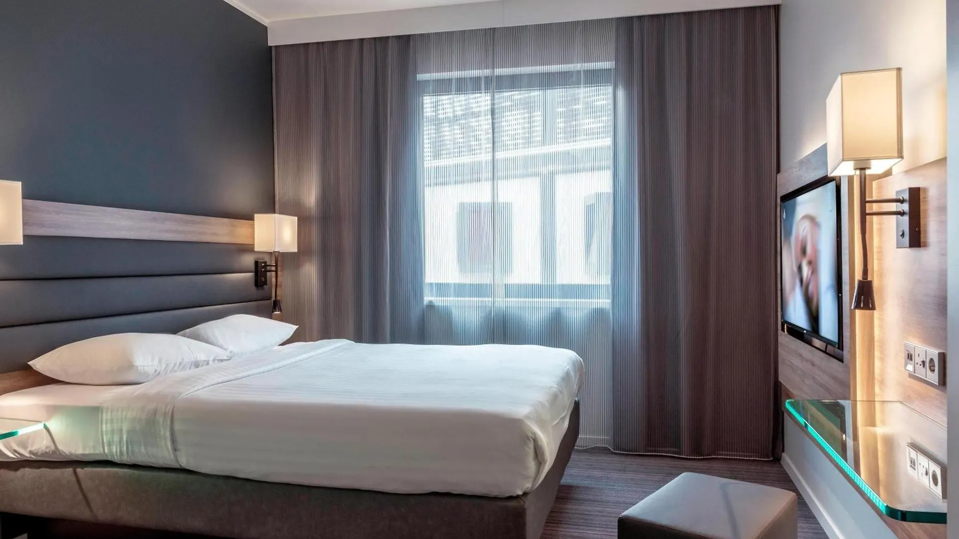 Moxy London Stratford Hotel 4*,  United Kingdom